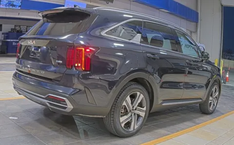 More photos of 2022 Kia Sorento Plug-In Hybrid SX Prestige at Sign It Drive It, TX