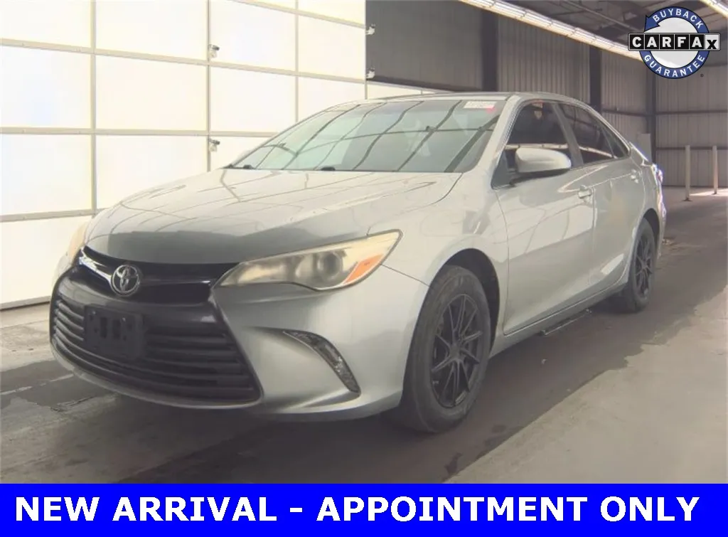 2017 Toyota Camry LE's photo