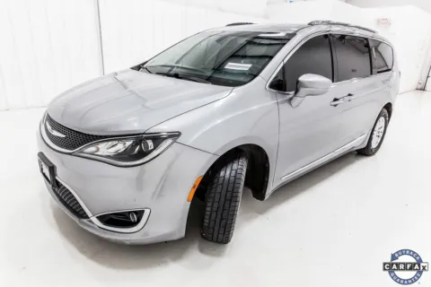 Photos of 2020 Chrysler Pacifica Touring L for sale in Denton, TX at Sign It Drive It