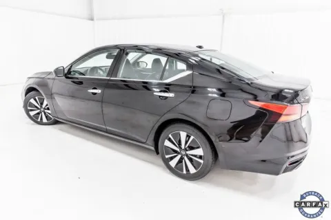 More photos of 2020 Nissan Altima 2.5 SL at Sign It Drive It, TX