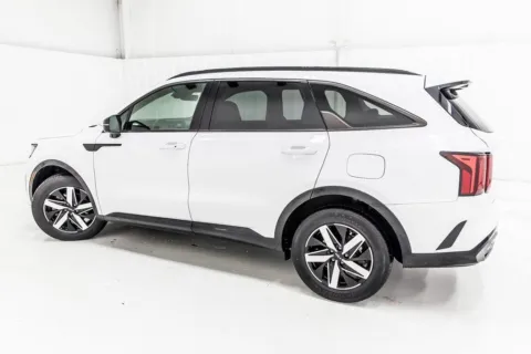 More photos of 2023 Kia Sorento EX at Sign It Drive It, TX