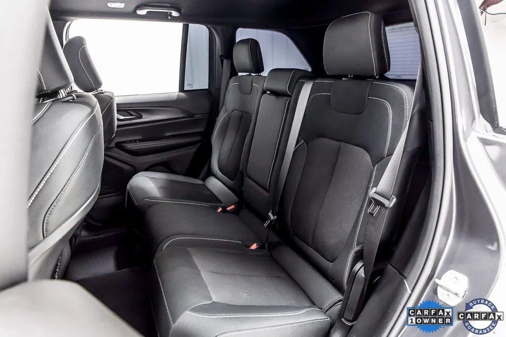 2024 Jeep Grand Cherokee Laredo - Photo 31