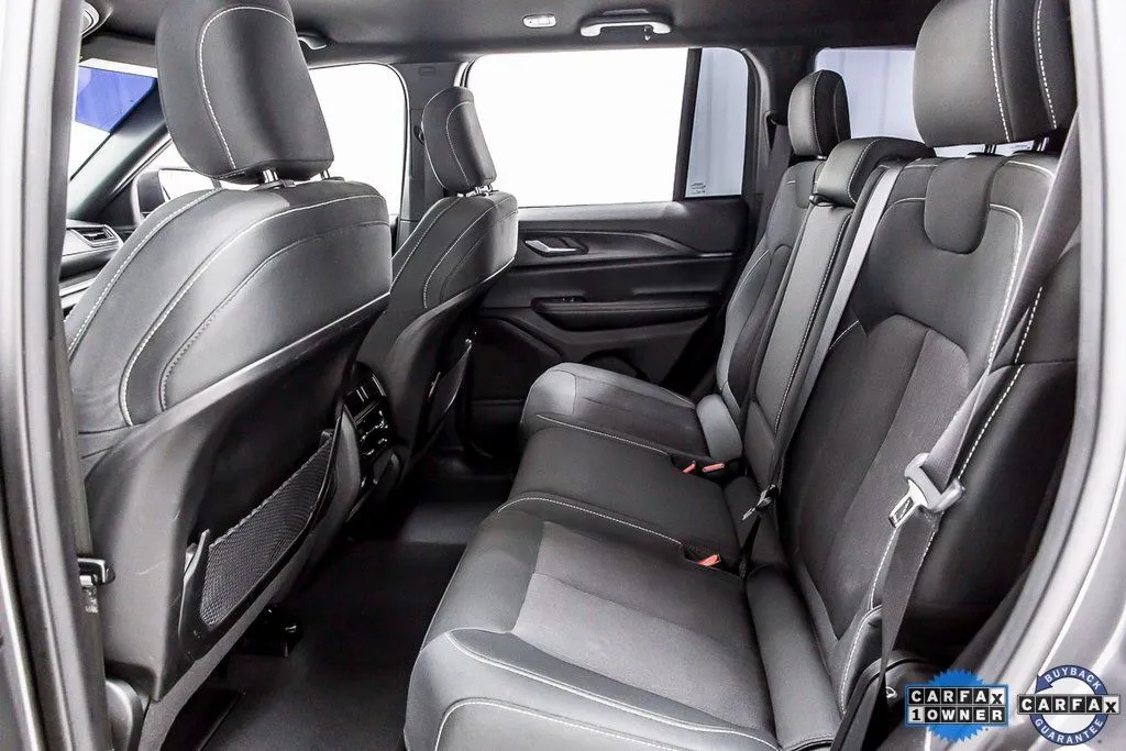2024 Jeep Grand Cherokee Laredo - Photo 30