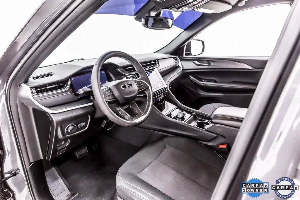 2024 Jeep Grand Cherokee Laredo - Photo 29
