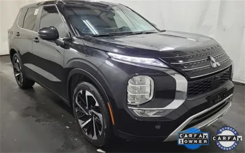 More photos of 2024 Mitsubishi Outlander SE at Sign It Drive It, TX