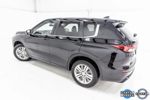 More photos of 2024 Mitsubishi Outlander ES at Sign It Drive It, TX