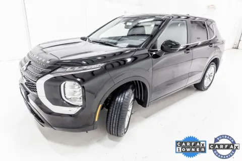 Photos of 2024 Mitsubishi Outlander ES for sale in Denton, TX at Sign It Drive It