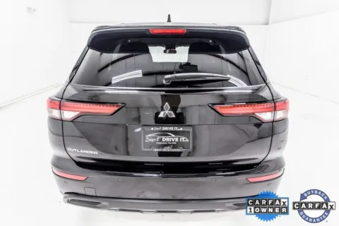 More photos of 2024 Mitsubishi Outlander ES at Sign It Drive It, TX