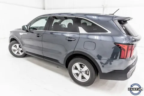 More photos of 2023 Kia Sorento LX at Sign It Drive It, TX
