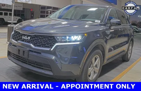 Gray 2023 Kia Sorento LX for sale in Denton, TX