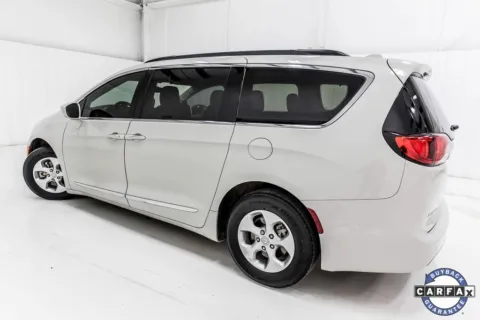 More photos of 2017 Chrysler Pacifica Touring L at Sign It Drive It, TX