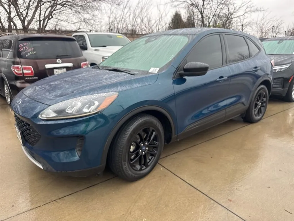 Green 2020 Ford Escape SE Sport Hybrid for sale in Denton, TX
