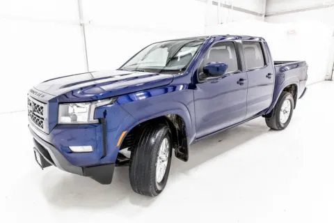 More photos of 2023 Nissan Frontier SV at Sign It Drive It, TX
