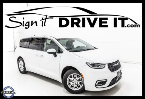 White 2023 Chrysler Pacifica Touring L for sale in Denton, TX