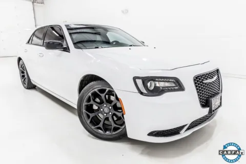 More photos of 2023 Chrysler 300 Touring at Sign It Drive It, TX