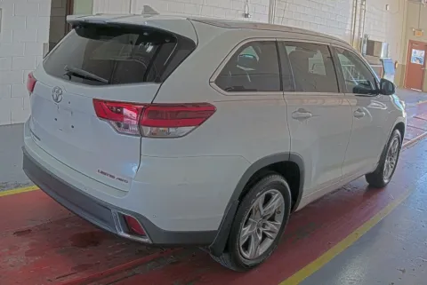 Another view of 2018 Toyota Highlander Limited for sale in Denton, TX at Sign It Drive It