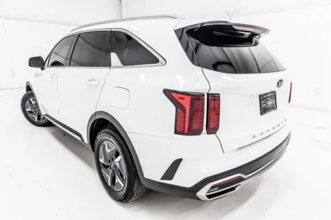 More photos of 2021 Kia Sorento Hybrid EX at Sign It Drive It, TX