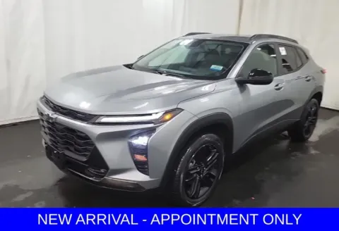 Gray 2024 Chevrolet Trax ACTIV for sale in Denton, TX