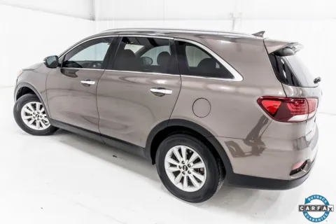 More photos of 2019 Kia Sorento LX at Sign It Drive It, TX