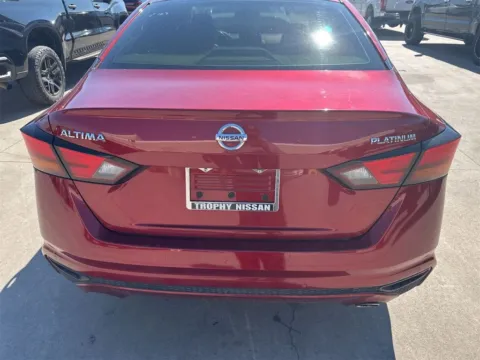 More photos of 2019 Nissan Altima 2.5 Platinum at Sign It Drive It, TX