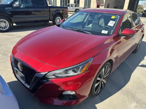 Photos of 2019 Nissan Altima 2.5 Platinum for sale in Denton, TX at Sign It Drive It
