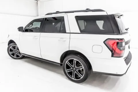 More photos of 2020 Ford Expedition Limited at Sign It Drive It, TX