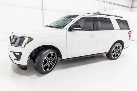 More photos of 2020 Ford Expedition Limited at Sign It Drive It, TX