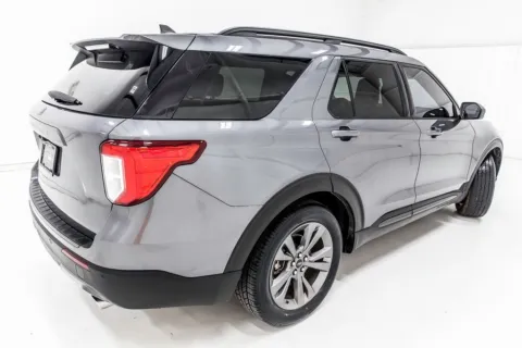 More photos of 2021 Ford Explorer XLT at Sign It Drive It, TX