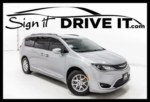 Silver 2020 Chrysler Pacifica Touring L for sale in Denton, TX