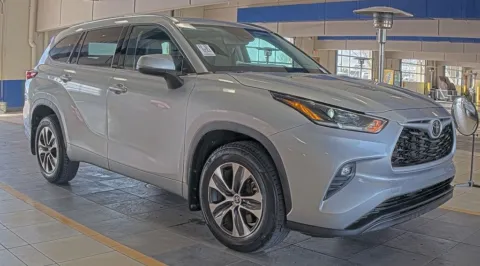 Another view of 2021 Toyota Highlander XLE for sale in Denton, TX at Sign It Drive It