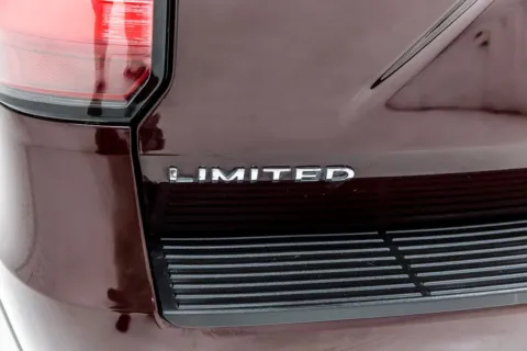 More photos of 2020 Ford Expedition Limited at Sign It Drive It, TX