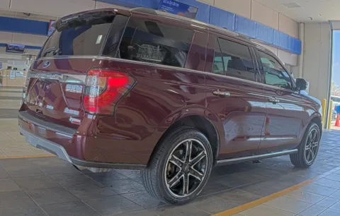More photos of 2020 Ford Expedition Limited at Sign It Drive It, TX