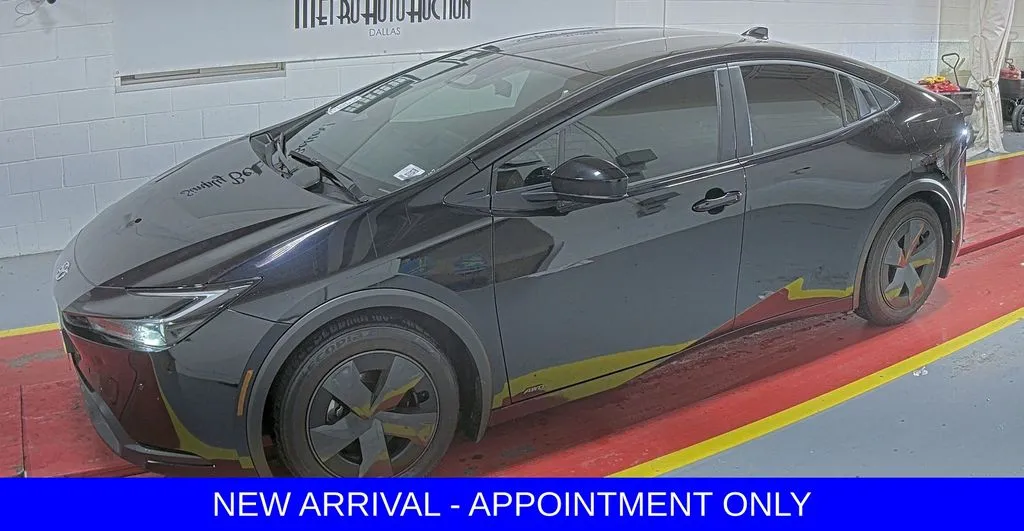 Black 2023 Toyota Prius LE for sale in Denton, TX