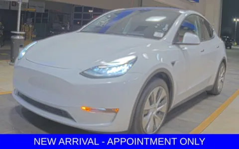 White 2022 Tesla Model Y Long Range for sale in Denton, TX
