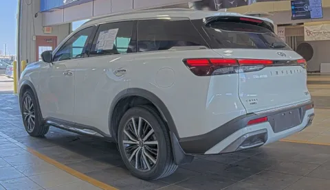 More photos of 2023 INFINITI QX60 Sensory at Sign It Drive It, TX