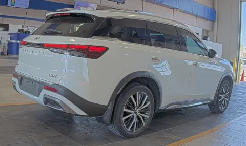 More photos of 2023 INFINITI QX60 Sensory at Sign It Drive It, TX