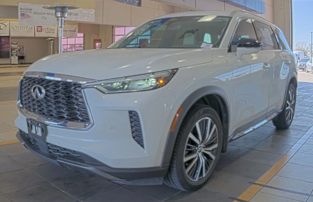 White 2023 INFINITI QX60 Sensory for sale in Denton, TX