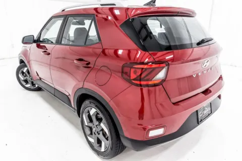 More photos of 2021 Hyundai Venue SEL at Sign It Drive It, TX