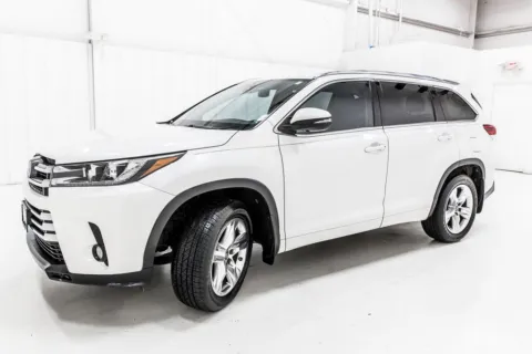 Photos of 2018 Toyota Highlander Limited for sale in Denton, TX at Sign It Drive It
