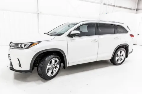 Another view of 2018 Toyota Highlander Limited for sale in Denton, TX at Sign It Drive It