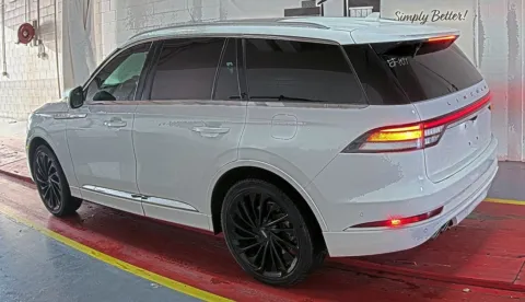 More photos of 2021 Lincoln Aviator Reserve at Sign It Drive It, TX