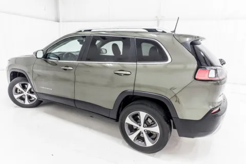 More photos of 2020 Jeep Cherokee Limited at Sign It Drive It, TX
