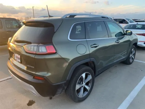 More photos of 2020 Jeep Cherokee Limited at Sign It Drive It, TX