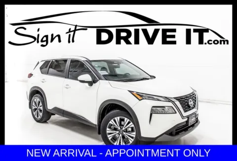 White 2022 Nissan Rogue SV for sale in Denton, TX