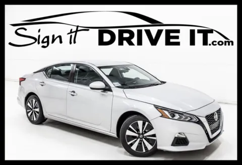 Silver 2022 Nissan Altima 2.5 SV for sale in Denton, TX
