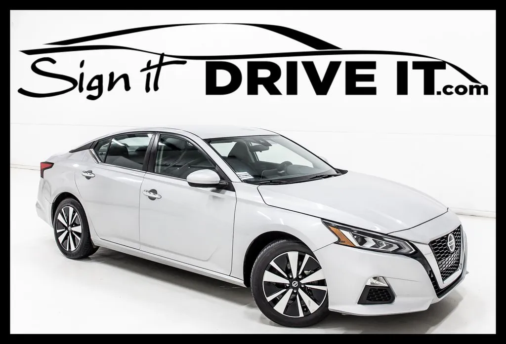 Silver 2022 Nissan Altima 2.5 SV for sale in Denton, TX