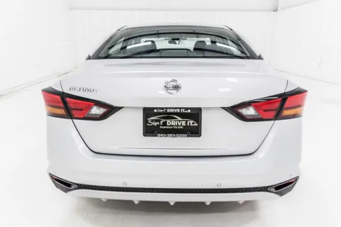 More photos of 2022 Nissan Altima 2.5 SV at Sign It Drive It, TX