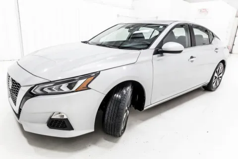 Photos of 2022 Nissan Altima 2.5 SV for sale in Denton, TX at Sign It Drive It