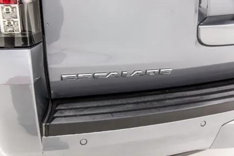 More photos of 2018 Cadillac Escalade Platinum Edition at Sign It Drive It, TX