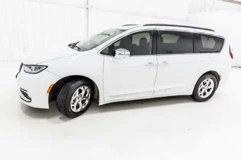 Another view of 2022 Chrysler Pacifica Limited for sale in Denton, TX at Sign It Drive It